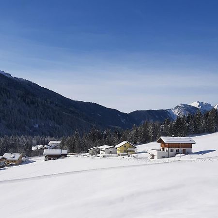 Haus Adrian Apartamento Wald am Arlberg Exterior foto