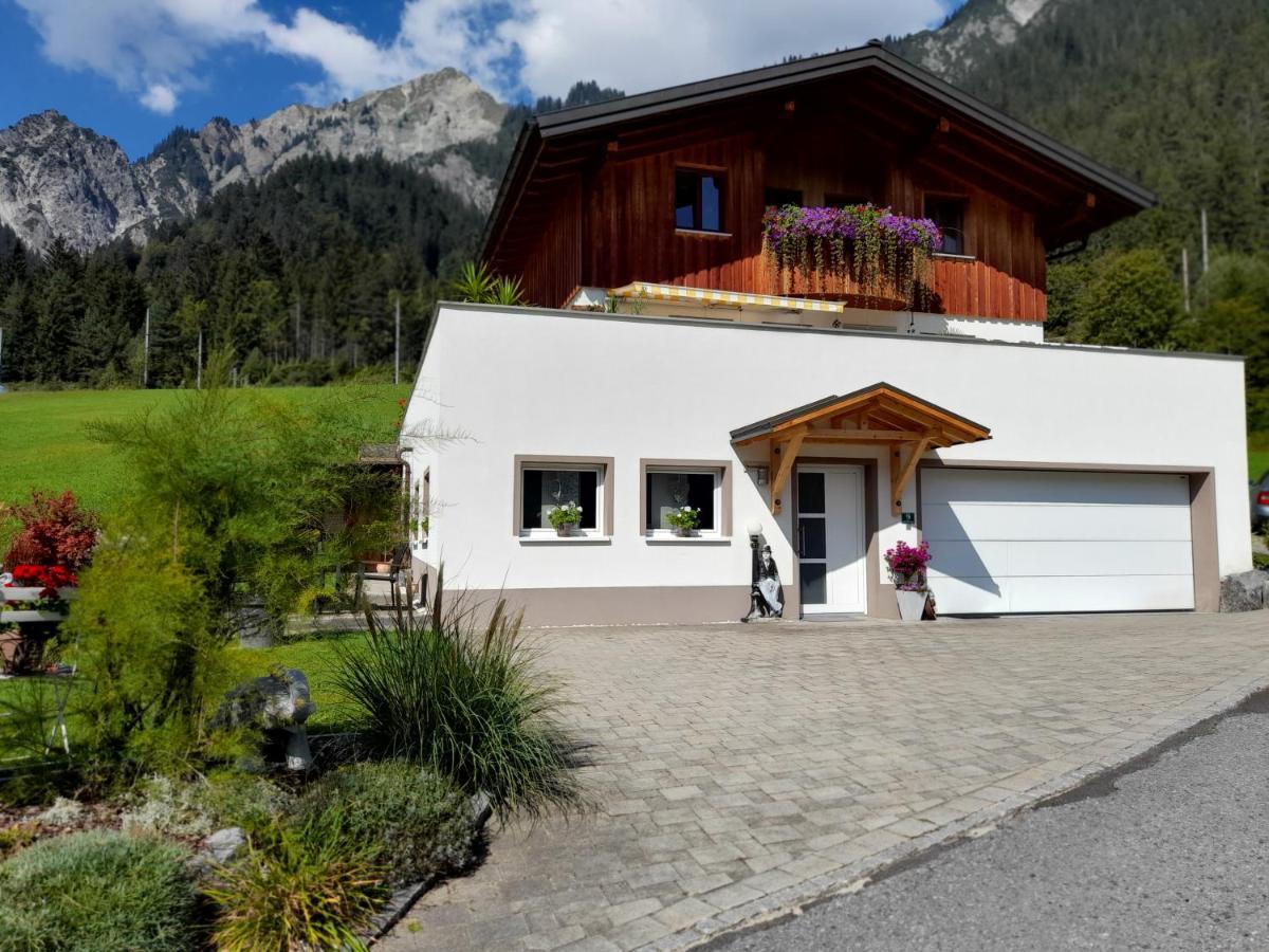Haus Adrian Apartamento Wald am Arlberg Exterior foto